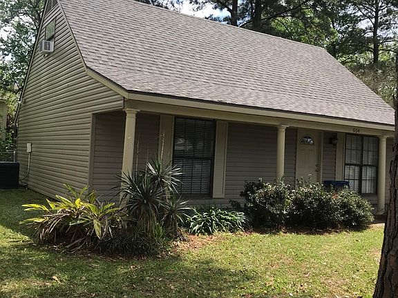 2nd image of 504 Plaza Village Dr