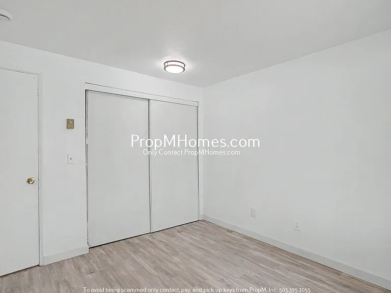 2216 SE Tacoma St — Photo 13