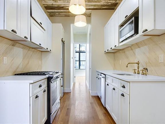 3rd image of 1426 Dekalb Ave APT 3L