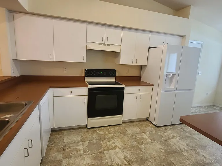 1018 Grand Hickory Cir — Photo 4