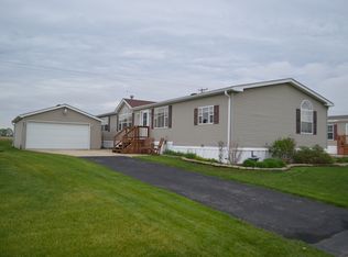 34 Drake Ln, Beecher, IL 60401