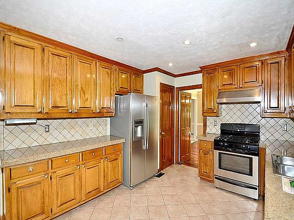 5th image of 2862 Livsey Woods Dr