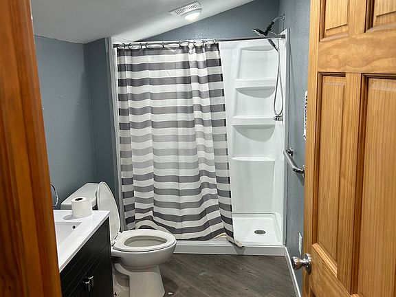 3rd image of 403 E 5th St