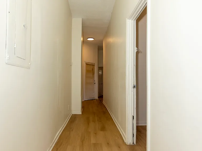 993 Oakview St #101 — Photo 9