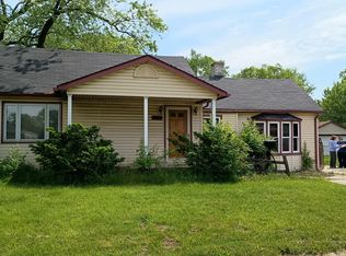 6635 McGuire St, Taylor, MI 48180