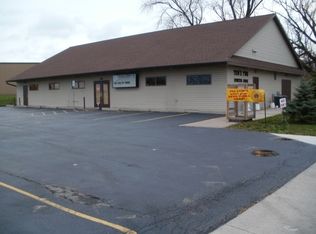 1605 S Main St, Oshkosh, WI 54902