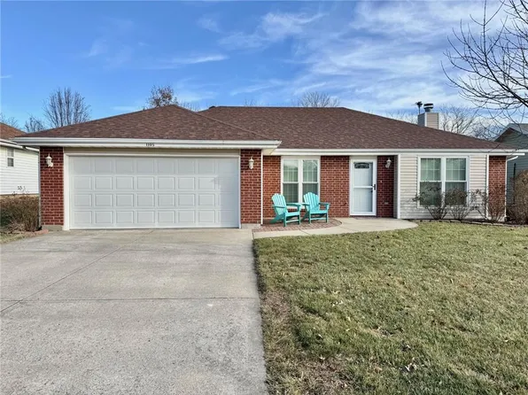 1105 Fox Run Dr, Warrensburg, MO 64093