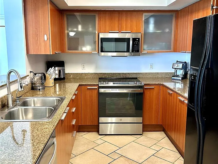 16699 Collins Ave #2309 — Photo 7