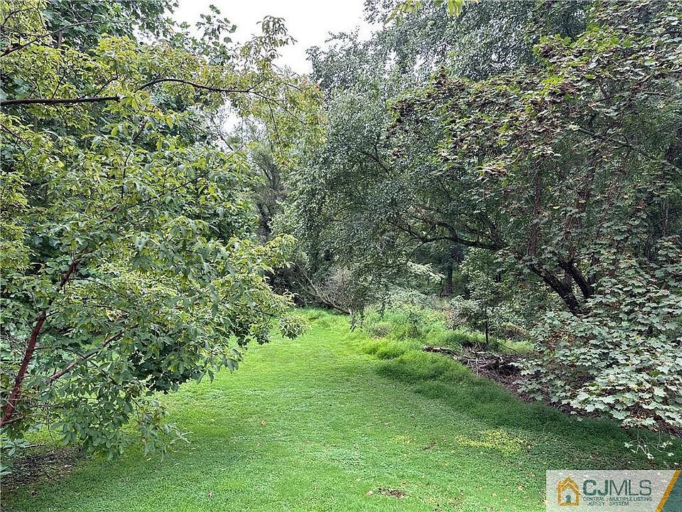 2nd image of 416 Grace Hill Rd