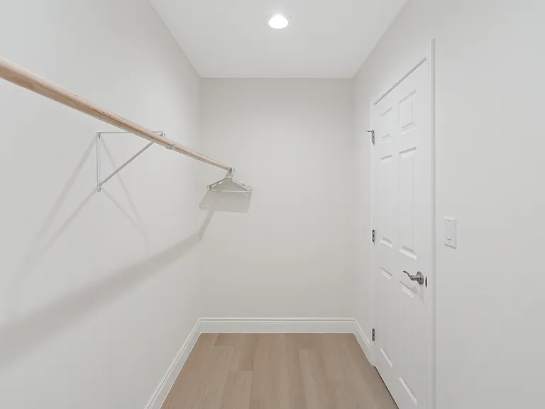 761 Lewis St — Photo 27