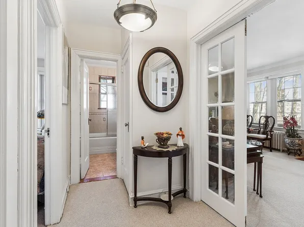 150 Burns St APT 3F, Flushing, NY 11375