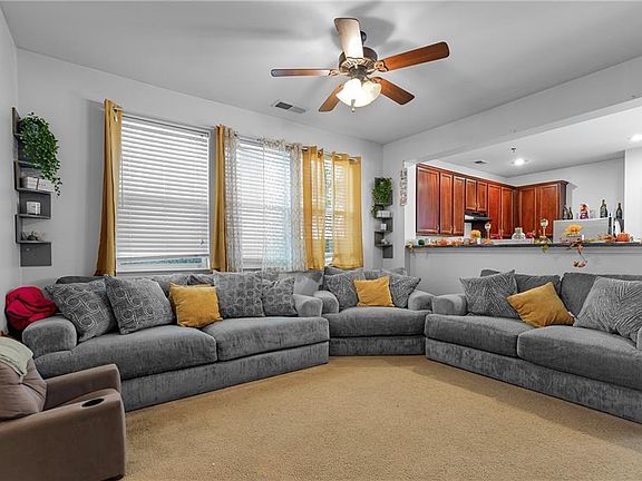 4th image of 174 Ellis Dr