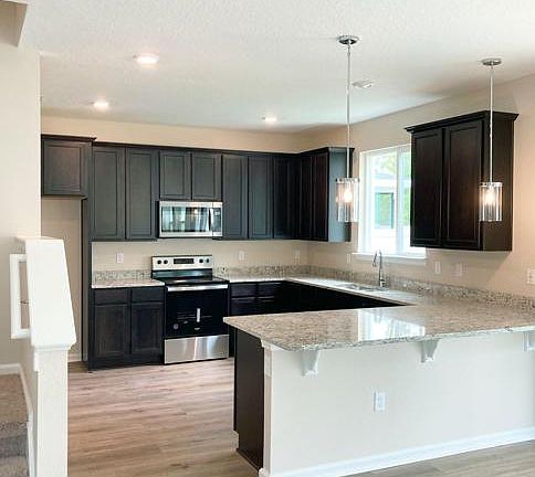 3rd image of 3069R Lucille Ln