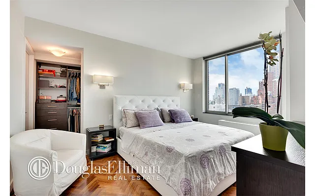 Sold by Douglas Elliman | media 20