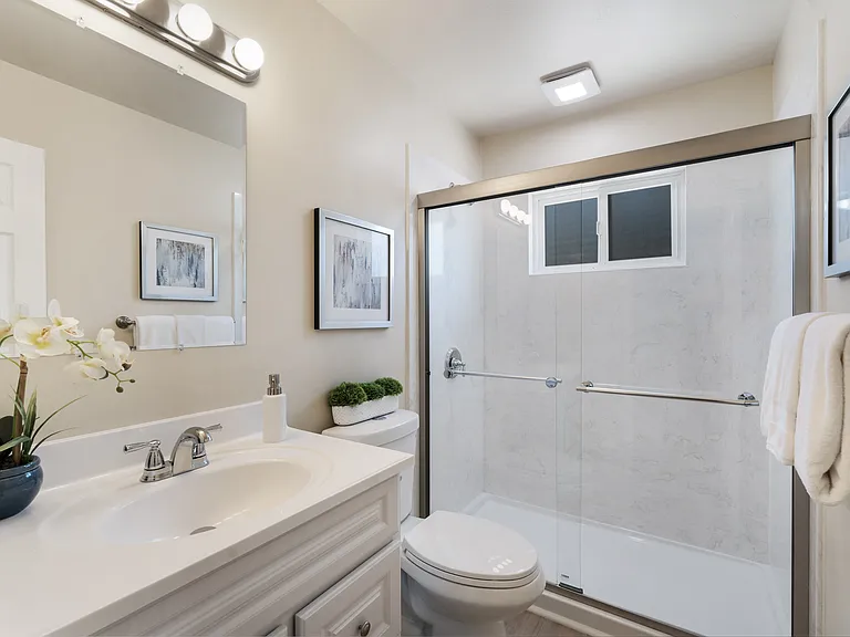 3140 Stanley Ave #B — Photo 2