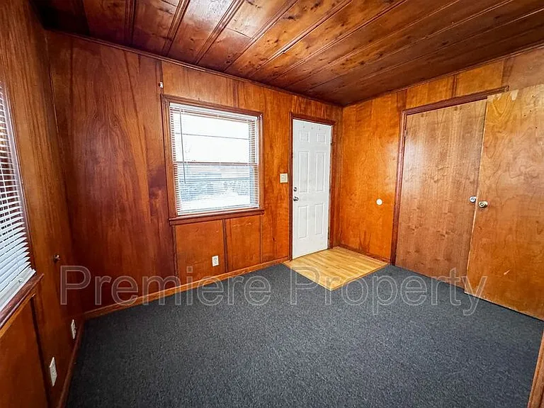 724 S Fuller Ave — Photo 10