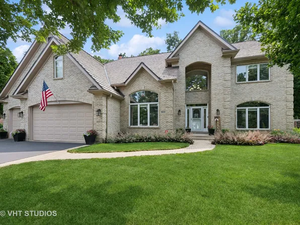 28618 N Champions Ct, Mundelein, IL 60060
