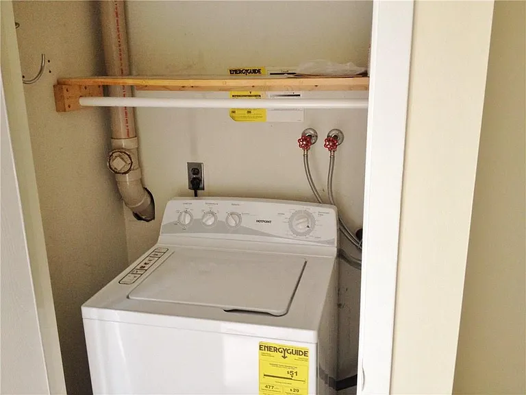 60 Lawn Ave #24 — Photo 17