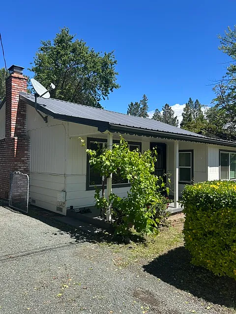 Building Photo - 350 10th St