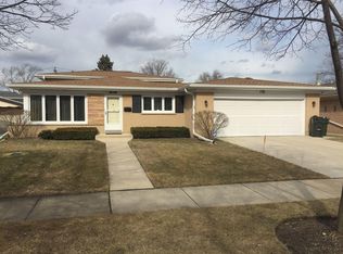 7630 Beckwith Rd, Morton Grove, IL 60053