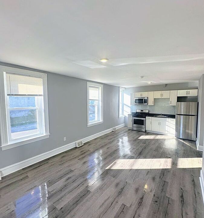 1st image of 5861 Cedar Ave #1
