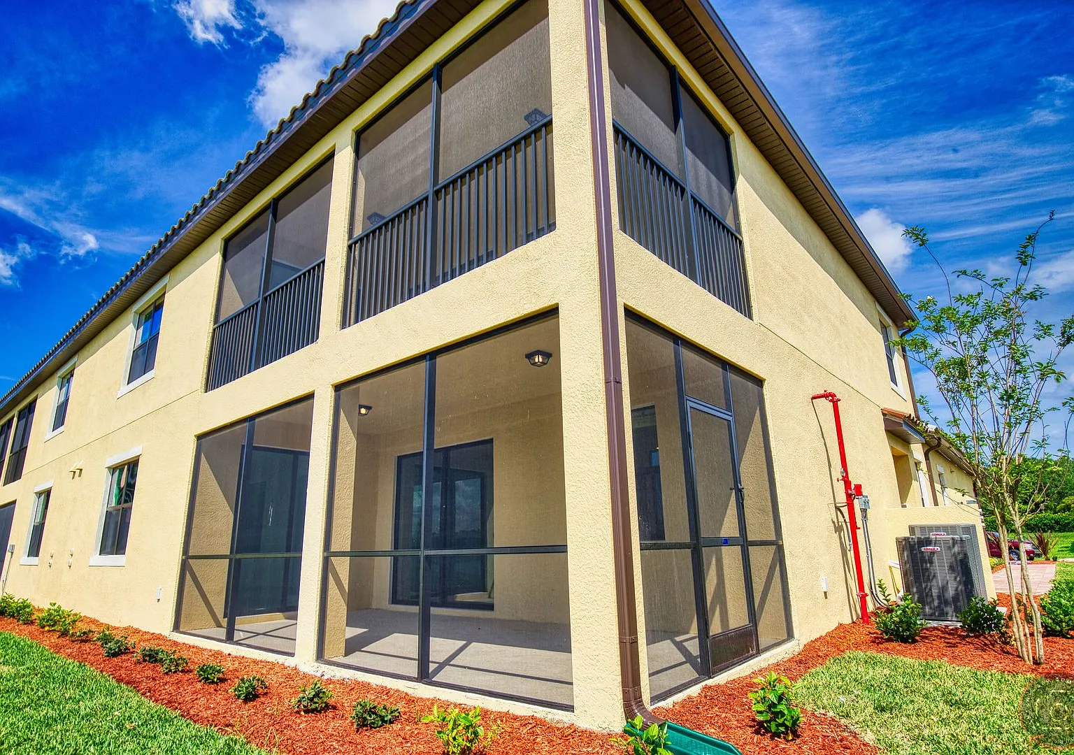 Annual Unfurnished Rental Coach Home 3 Bedrooms, 2 Baths, 2 Car Garage, with Resort Like Amenitie... — Photo 4