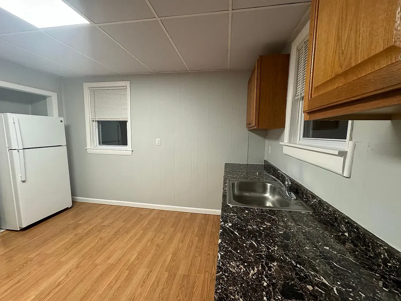 2 bed, 850 sqft, $2,500 — Photo 4