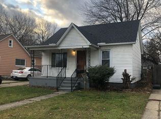 24235 Shakespeare Ave, Eastpointe, MI 48021