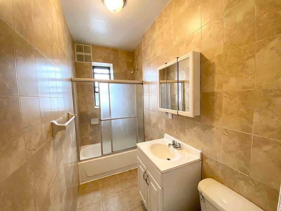 2nd image of 2031 Ocean Ave APT C1
