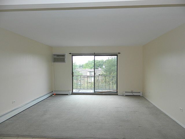 2nd image of 1665 Coach Dr APT 203