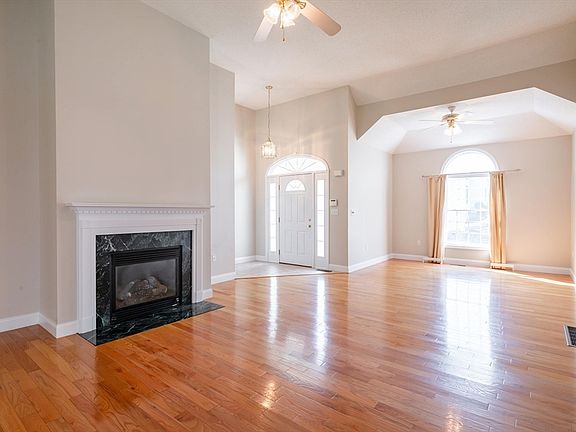2nd image of 30 Holly Ln #30