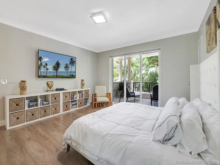 19126 Fisher Island Dr #19126 — Photo 24