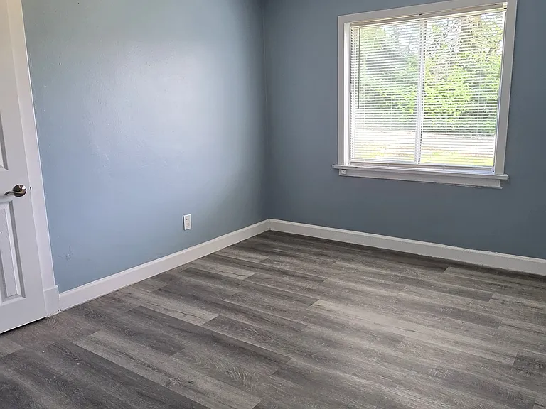 8109 Cler Ave — Photo 9