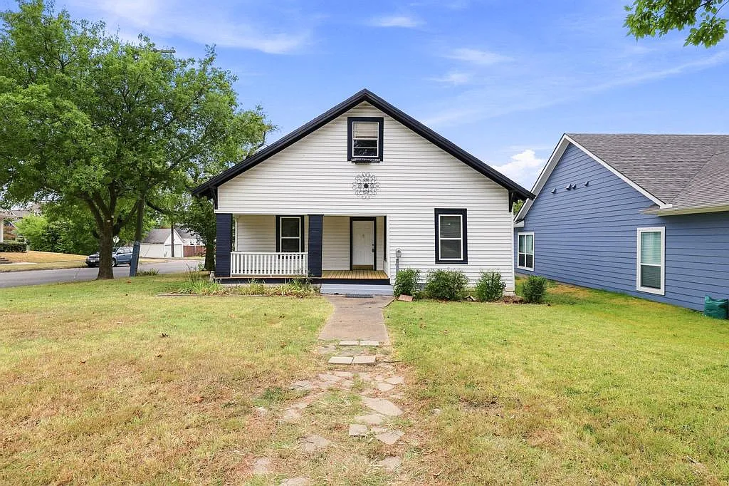 3 bed, 1253 sqft, $1,685 — Photo 4