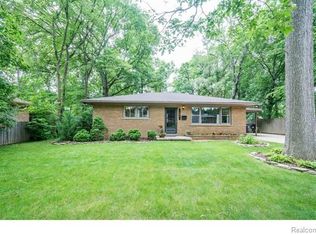 1811 Alhambra Dr, Ann Arbor, MI 48103