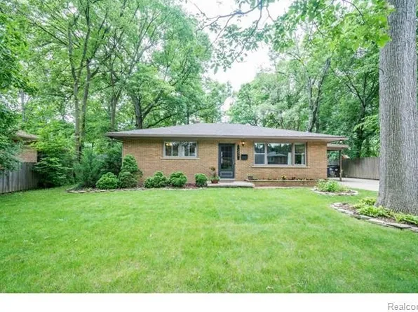1811 Alhambra Dr, Ann Arbor, MI 48103