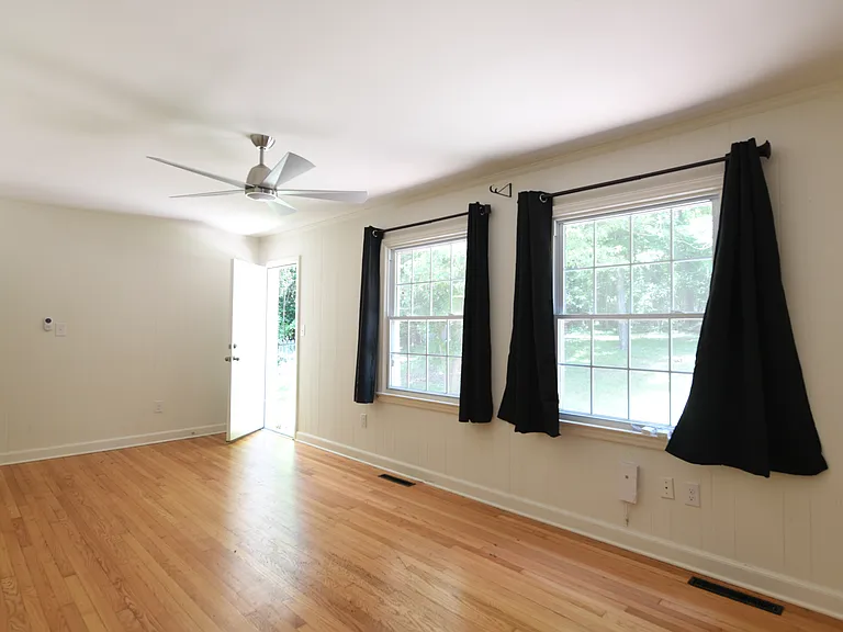 3215 Plantation Rd — Photo 14