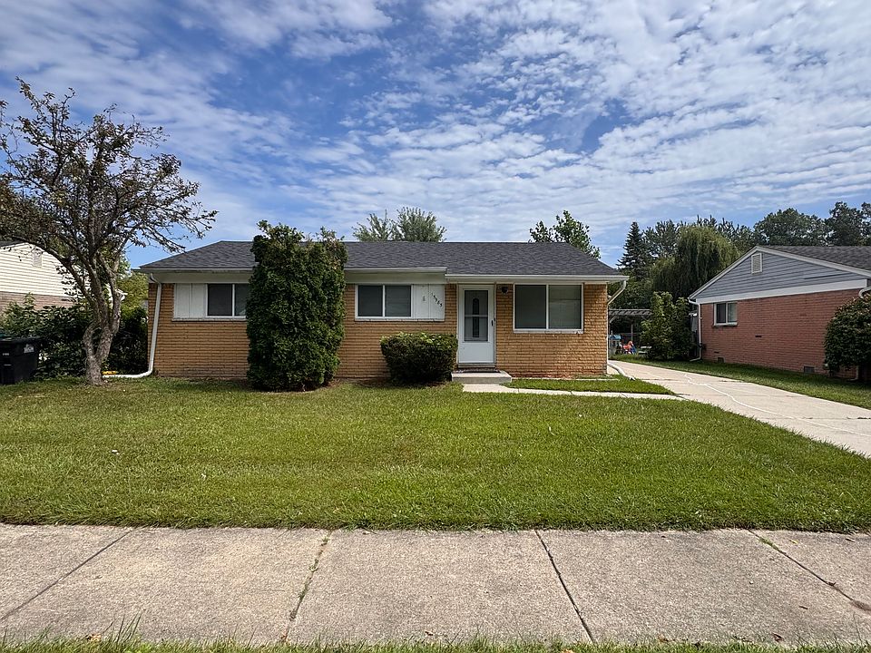 1st image of 15985 Wellington St