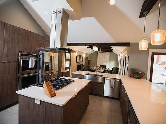 3rd image of 600 Lynnwood Blvd