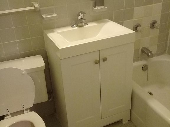 2nd image of 1123 Arlington Blvd #513
