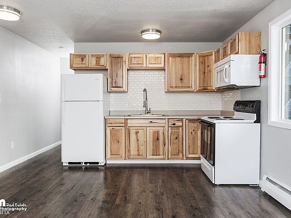 Kitchen_Unit 3 2094-SMALL