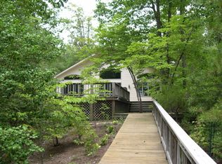 166 Woods Lndg, Deltaville, VA 23043