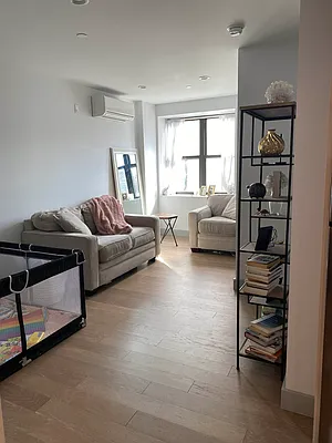 Rented by Delmark Realty LLC | media 6