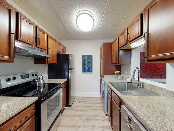 3rd image of 637 E Woodland Park Ave APT 602
