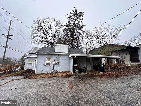 3rd image of 651 Country Club Rd