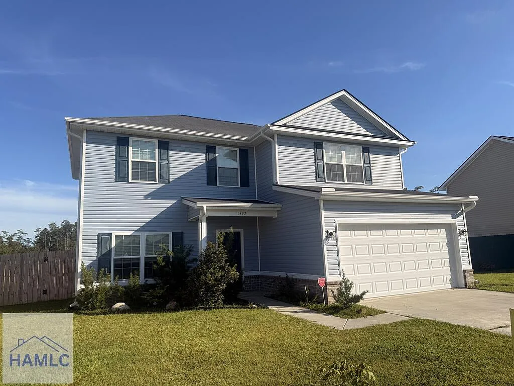 4 bed, 2.5 bath, 1930 sqft, $2,150 — Photo 2