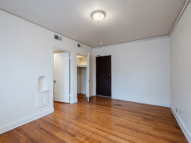 1403 E St #303 — Photo 10