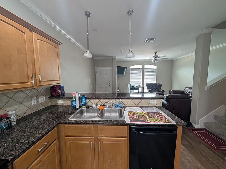 305 Holleman Dr E #1304 — Photo 6