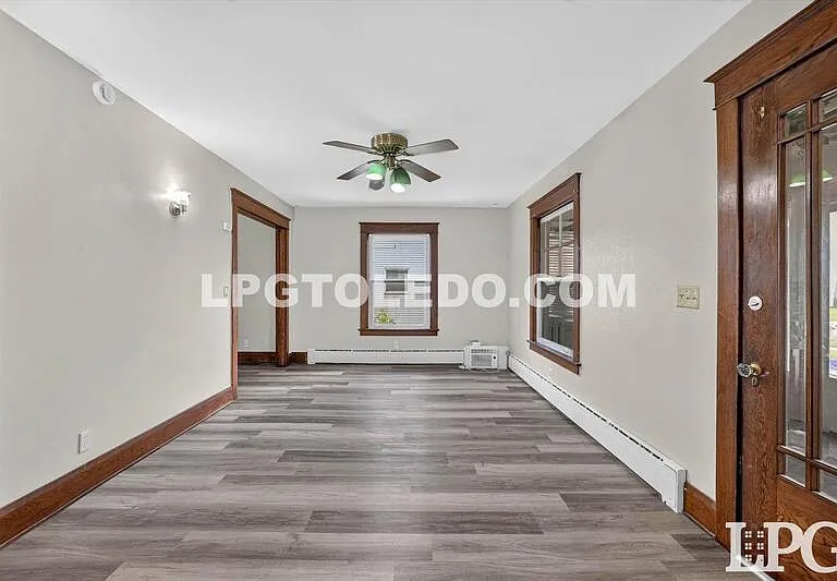 3822 Lockwood Ave — Photo 8
