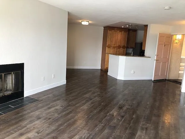3 bed, 1271 sqft, $3,750 — Photo 3